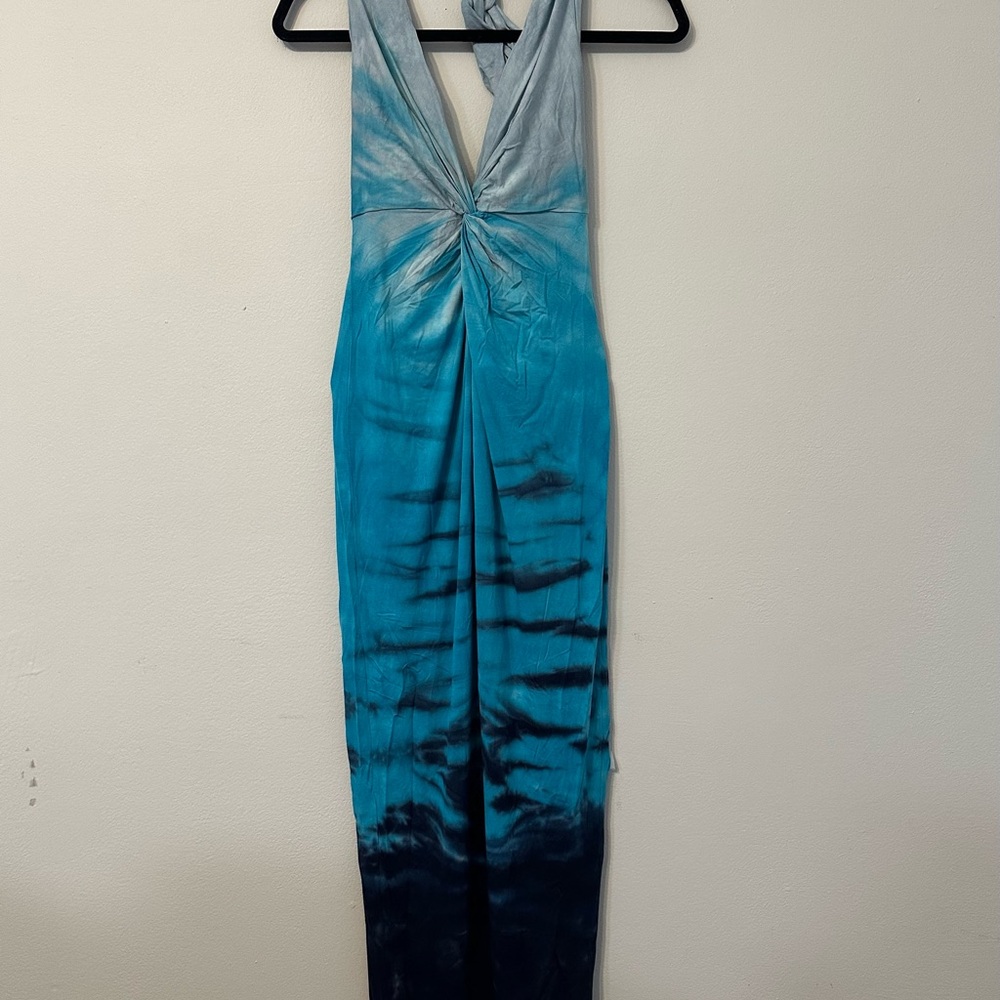 Sleeveless Ombre Blue Maxi Dress with Twist Front